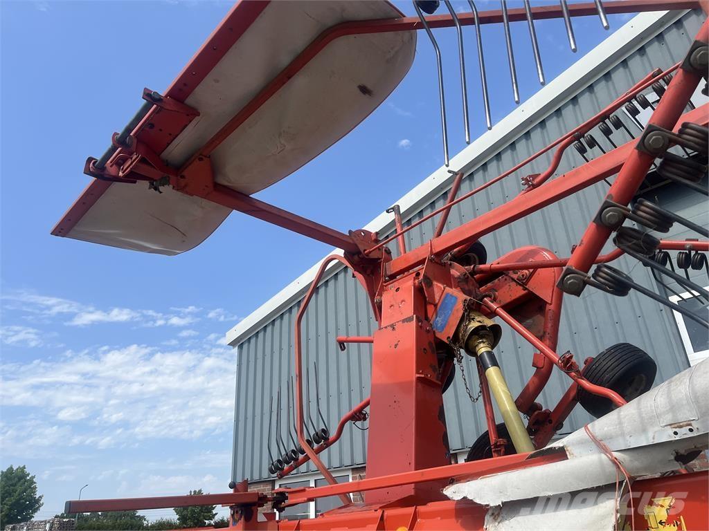 Kuhn 7302 DL مكابس وميبسات التبن