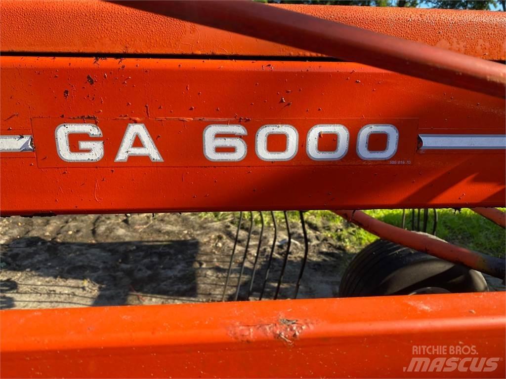 Kuhn GA 6000 مكابس وميبسات التبن