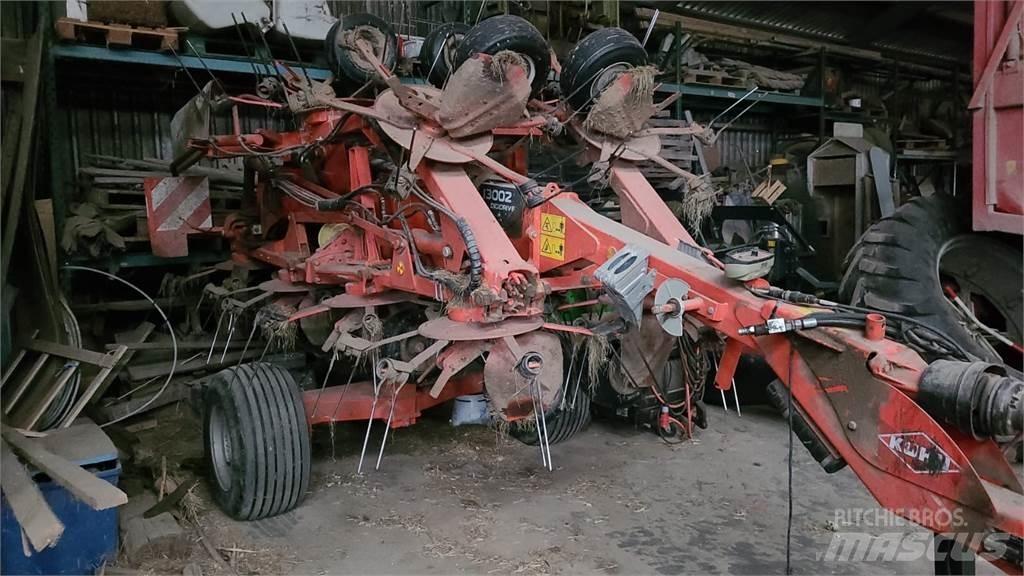 Kuhn GF 13002 مكابس وميبسات التبن