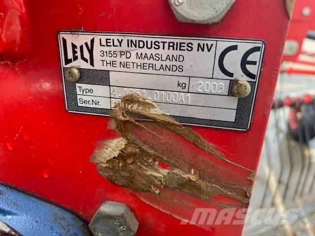 Lely Hibiscus 725 مكابس وميبسات التبن