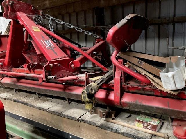 Lely kopeg 300-22 الكاسحات وقلابات التربة ذات المحركات