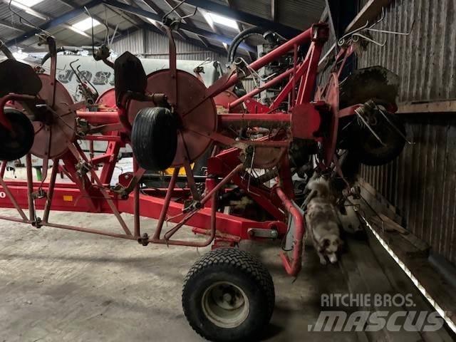 Lely Lotus 1020 مكابس وميبسات التبن