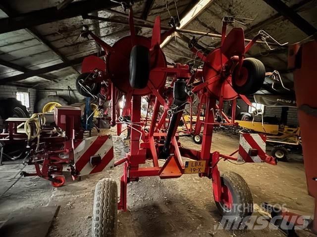 Lely Lotus 1020 مكابس وميبسات التبن