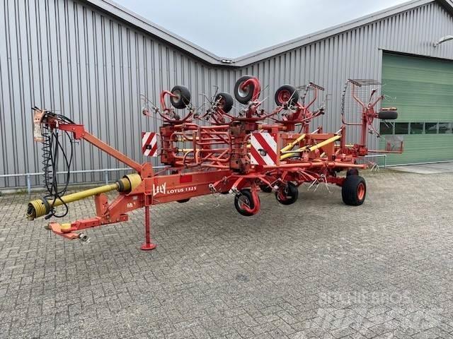 Lely Lotus 1325 مكابس وميبسات التبن