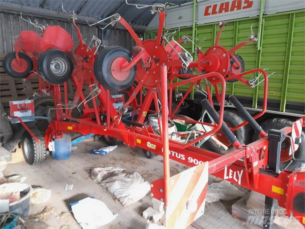 Lely Lotus 900 مكابس وميبسات التبن