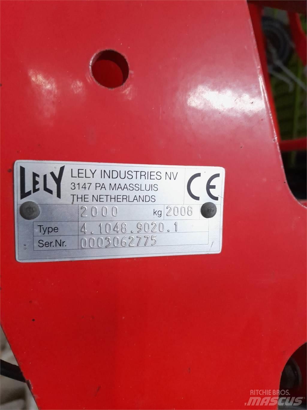 Lely Lotus 900 مكابس وميبسات التبن
