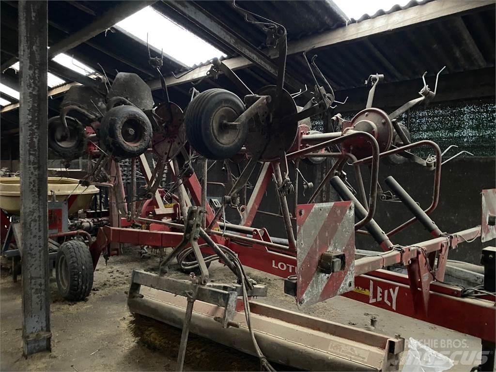Lely Lotus 900 مكابس وميبسات التبن