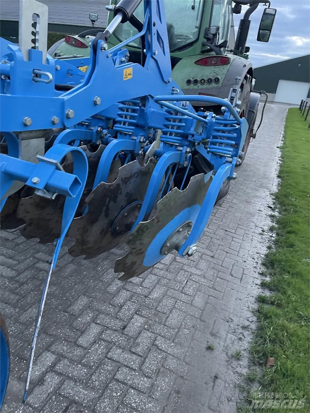 Lemken Rubin 12 زحافات ساحقة