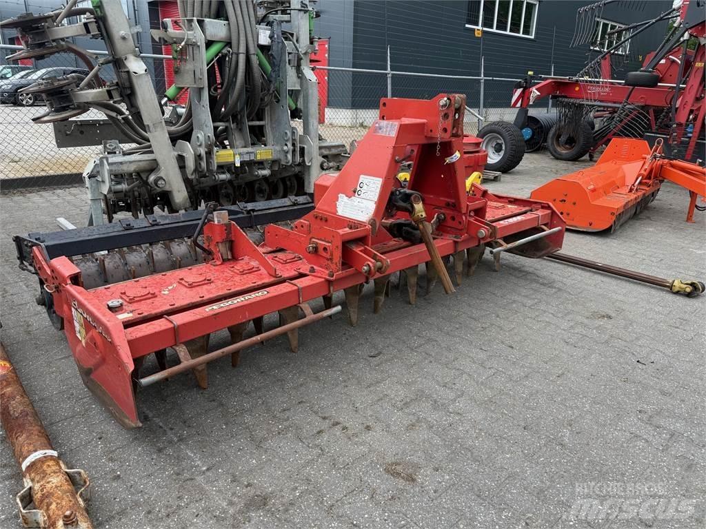 Pegoraro C3000 الكاسحات وقلابات التربة ذات المحركات