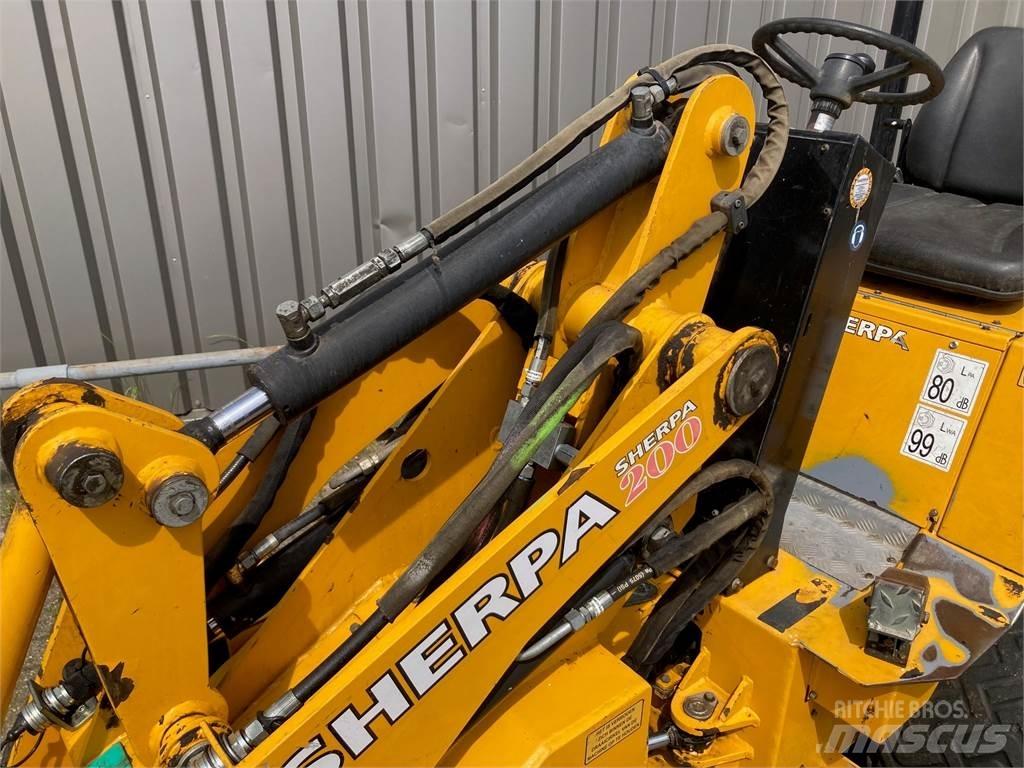 Sherpa 200 لوادر وحفارات أمامية