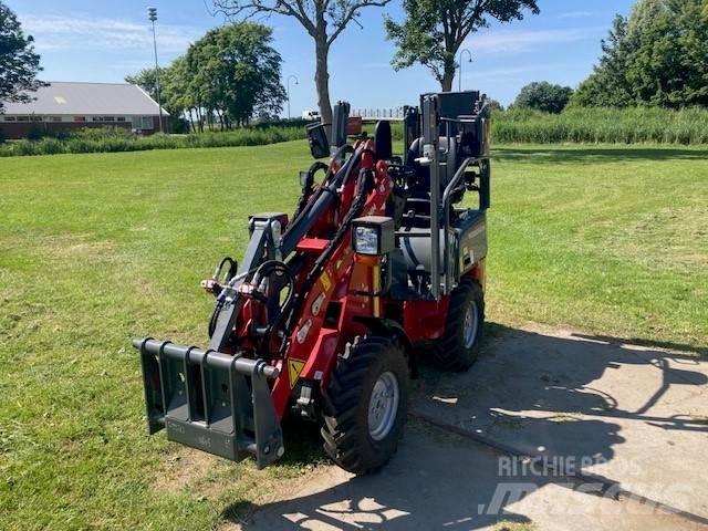 Weidemann 1140 لوادر وحفارات أمامية
