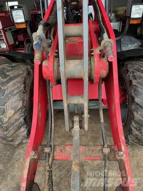 Weidemann 4080 LP لوادر وحفارات أمامية