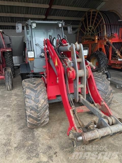 Weidemann 4080 LP لوادر وحفارات أمامية