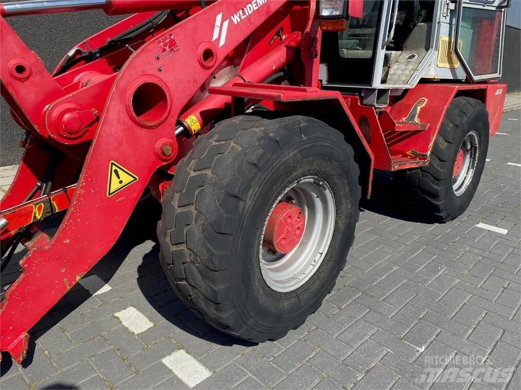 Weidemann 4204 D/P لوادر وحفارات أمامية