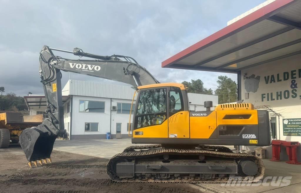 Volvo EC 220 DL حفارات زحافة