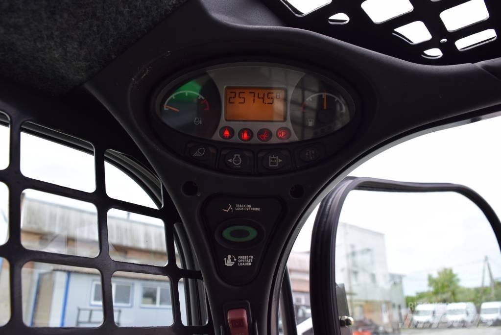 Bobcat T 550 لوادر انزلاقية التوجيه