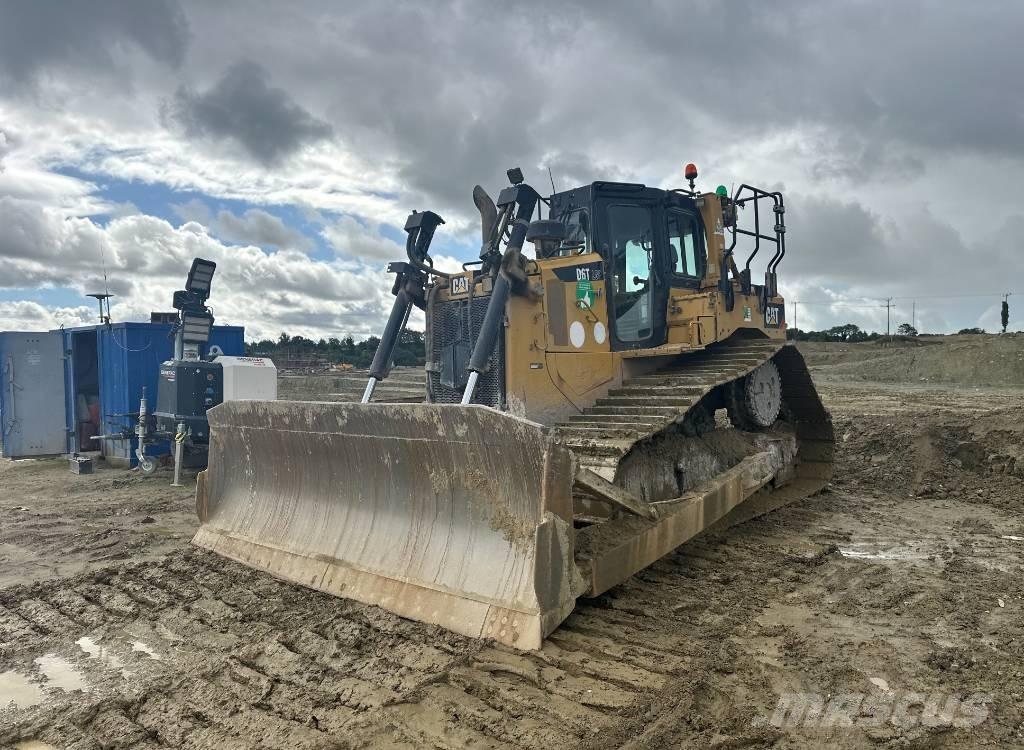 CAT D 6 T LGP بلدوزرات مجنزرة