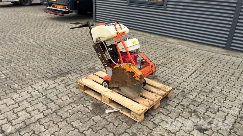  - - - Golz fs170 ماكينات شق الأسفلت