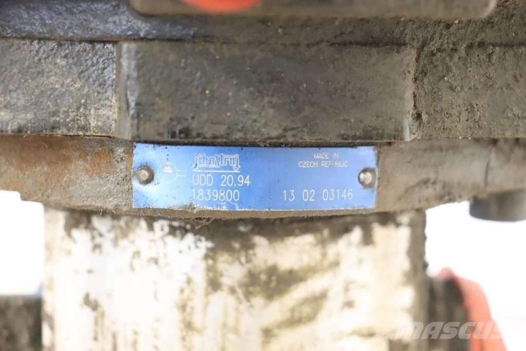 GiANT V 6004 T هيدروليات