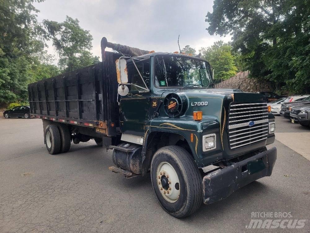 Ford L 7000 شاحنات قلابة