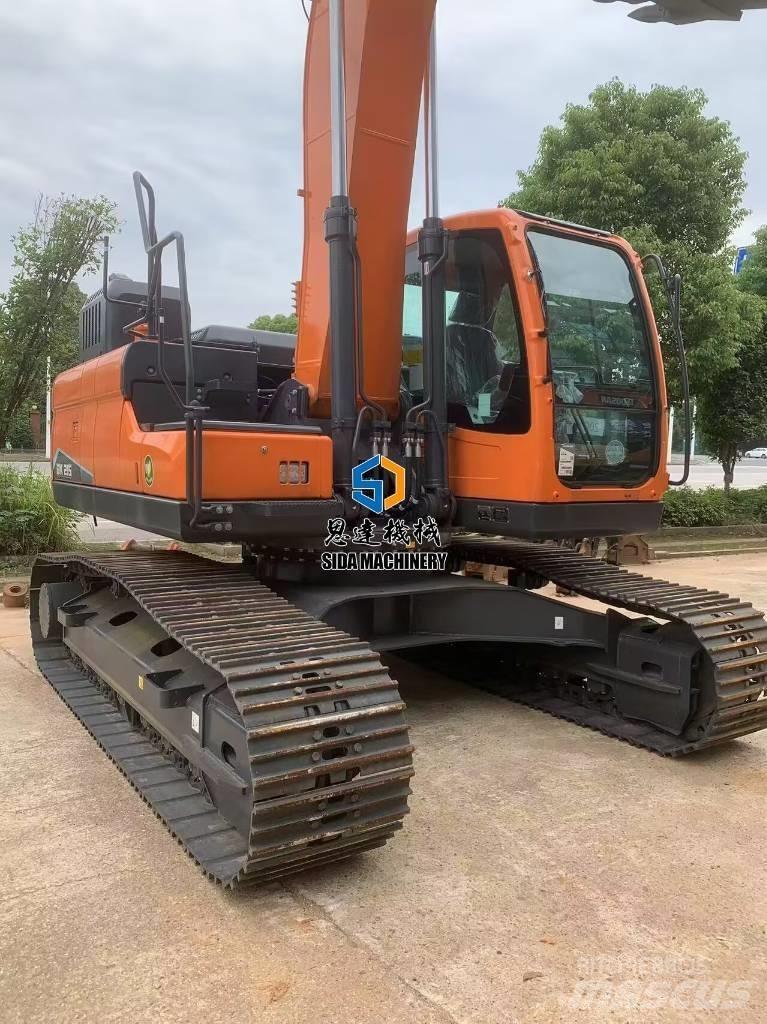 Develon DX 215 حفارات وسط 7 طن - 12 طن