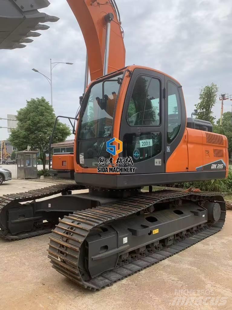 Develon DX 215 حفارات وسط 7 طن - 12 طن