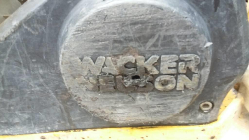 Wacker Neuson honta مكابس