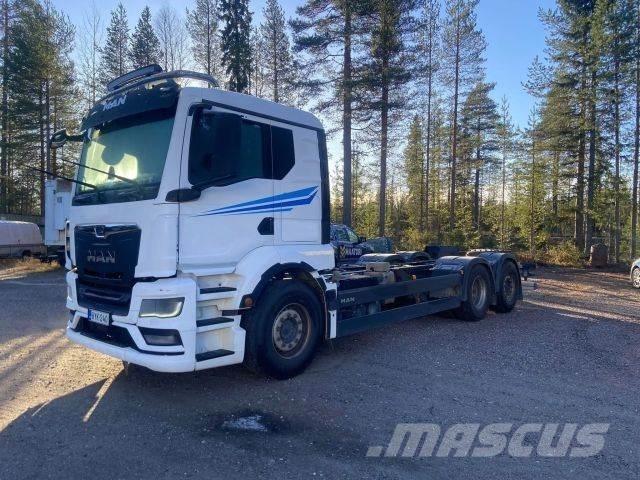 MAN TGS 26.510 شاحنات بمقصورة وهيكل