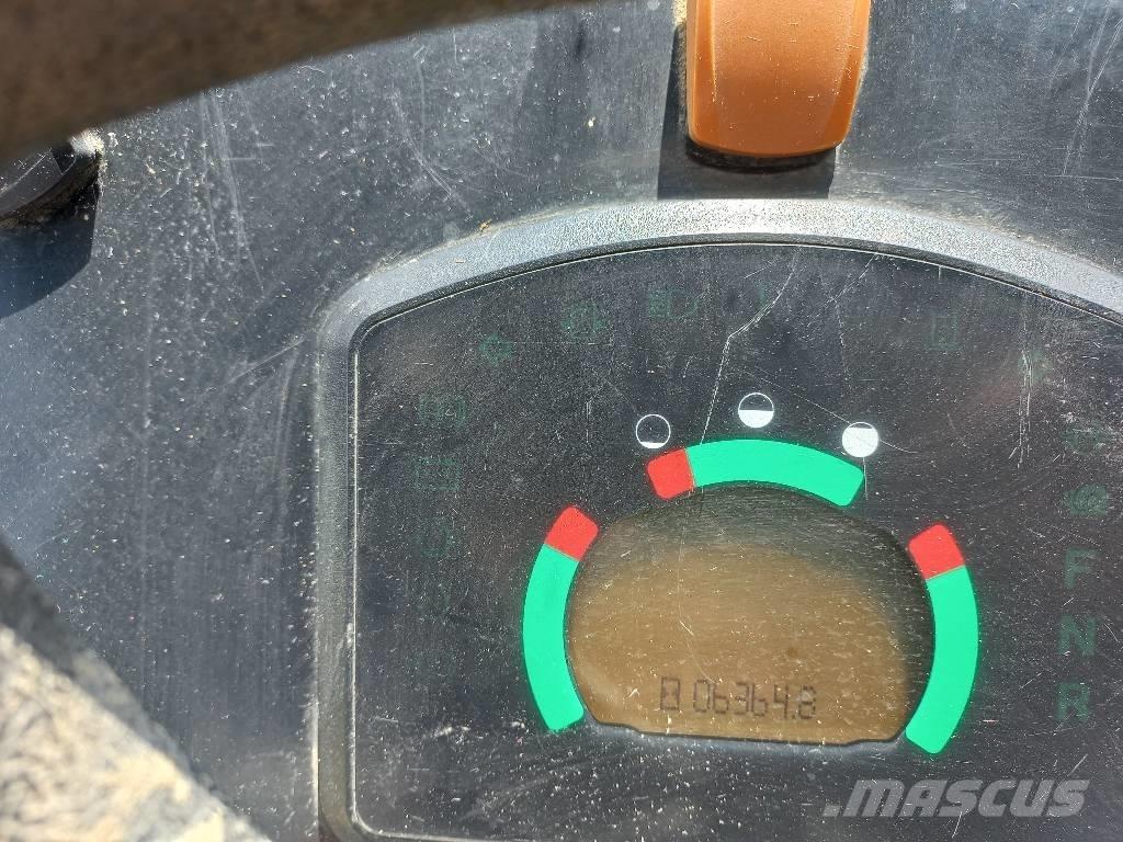 CAT 907 H لوادر بعجل