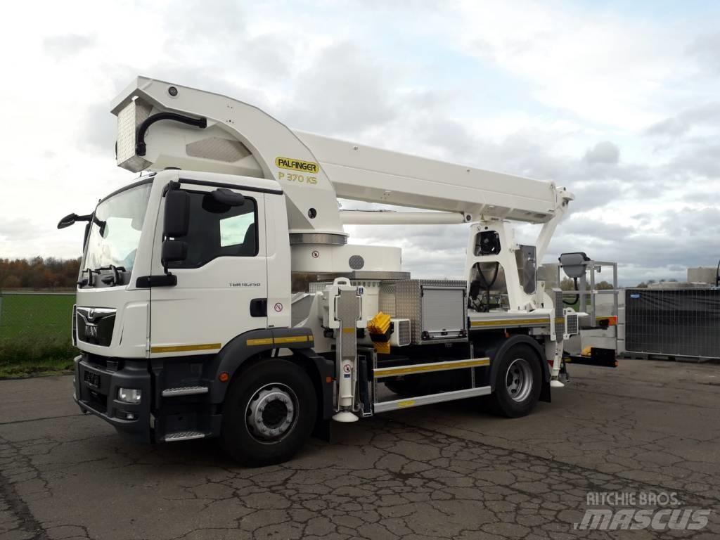 Palfinger P 370 KS المنصات الهوائية المثبتة على شاحنة