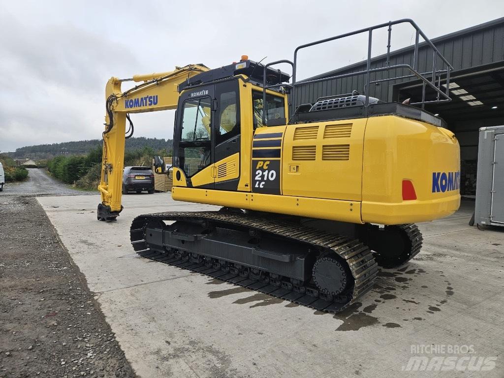 Komatsu PC 210 LC-10 حفارات زحافة