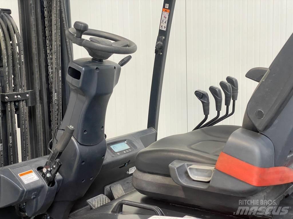 Doosan B50XC-7 شاحنات ذات رافعات شوكية تعمل بالكهرباء