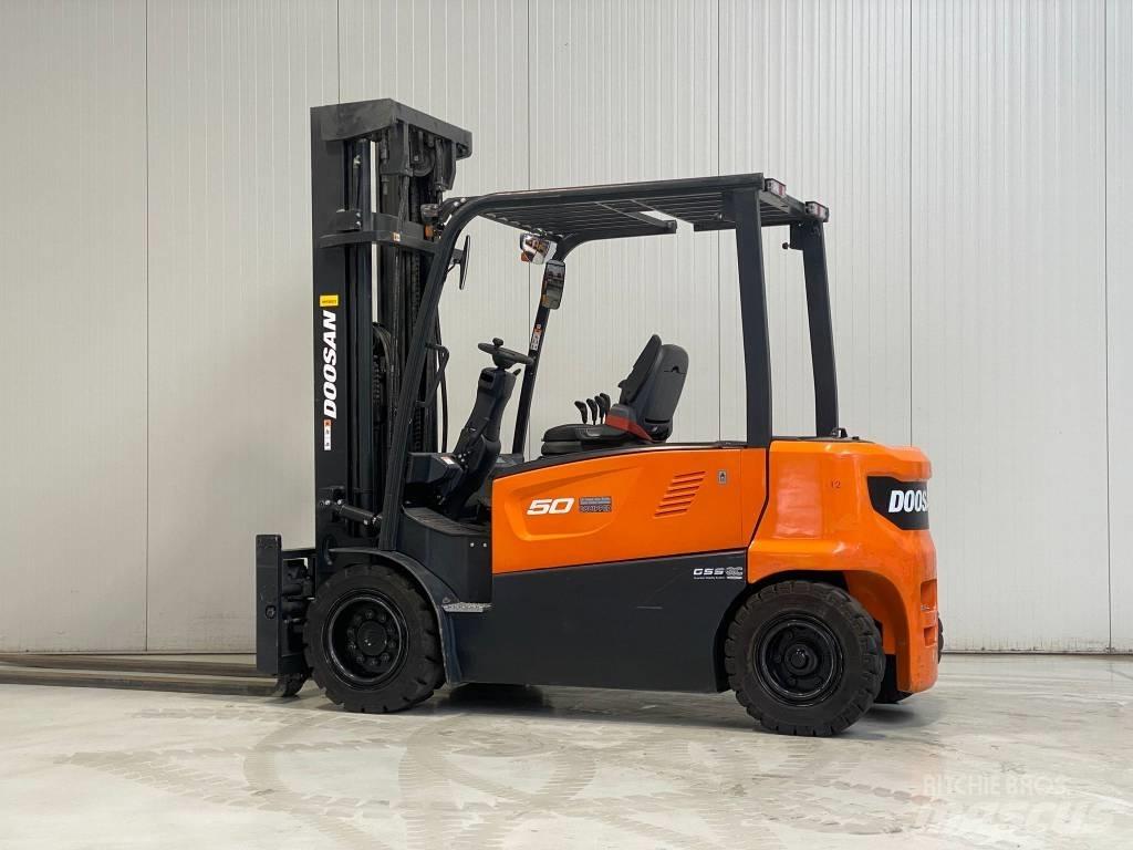 Doosan B50XC-7 شاحنات ذات رافعات شوكية تعمل بالكهرباء