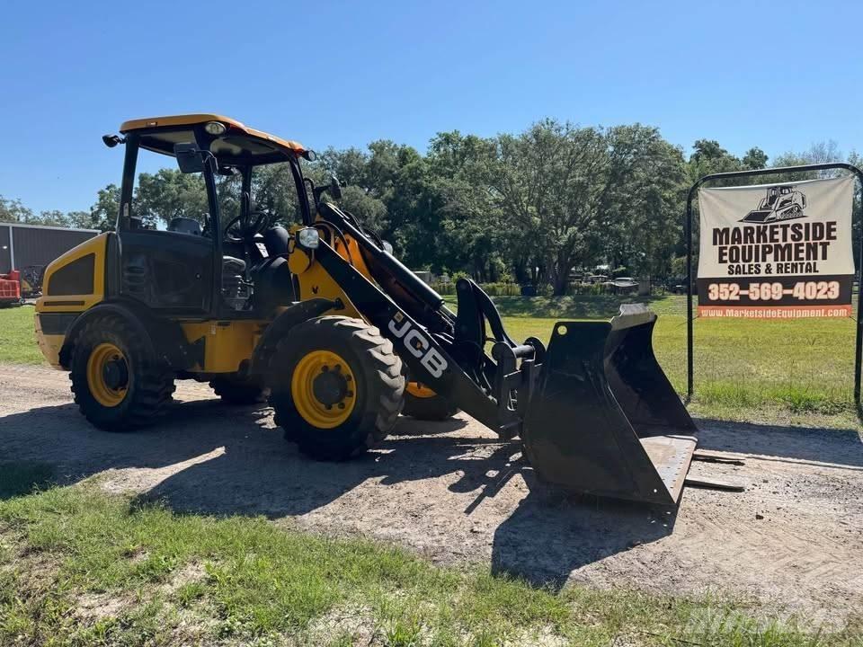 JCB 407 لوادر بعجل