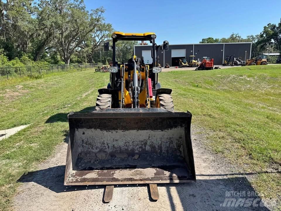 JCB 407 لوادر بعجل