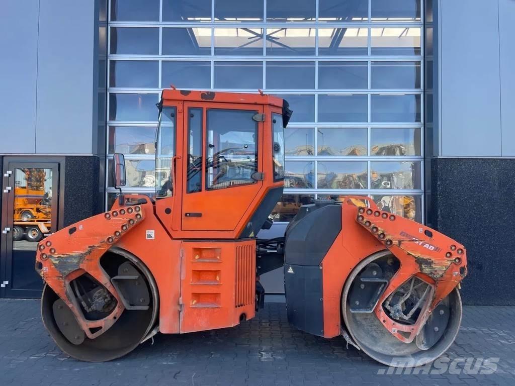 Bomag BW151AD-4 مداحل ثنائية الاسطوانة