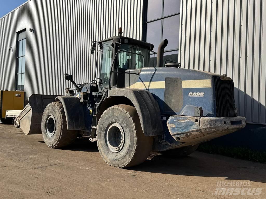 CASE 921E لوادر بعجل