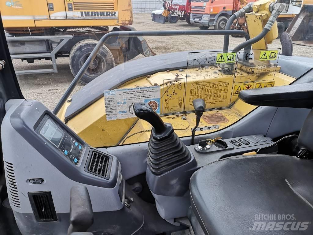 Komatsu PC 78 MR-6 حفارات وسط 7 طن - 12 طن