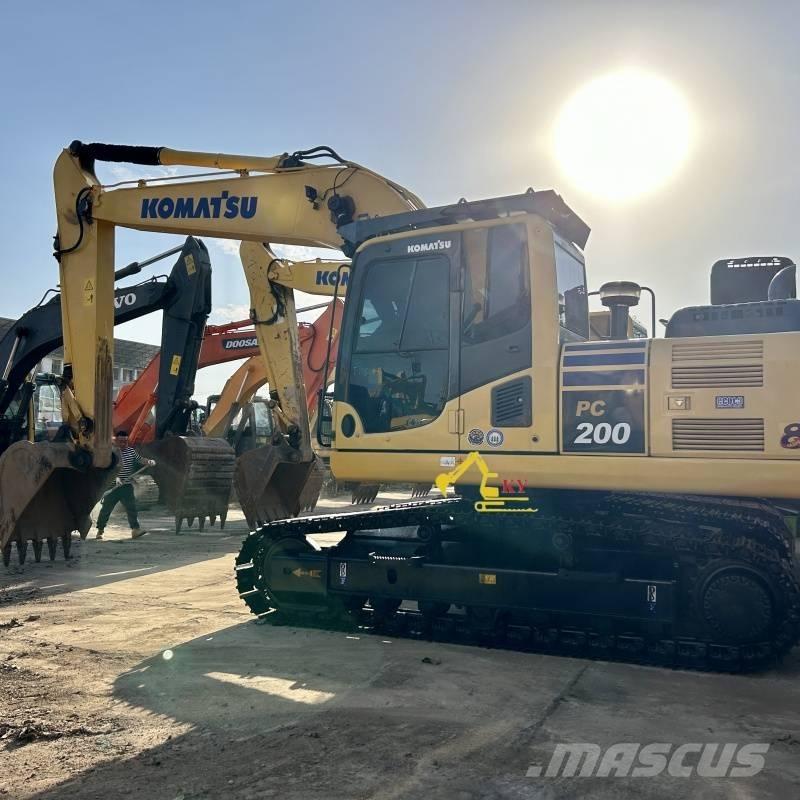 Komatsu PC 200-8 حفارات زحافة