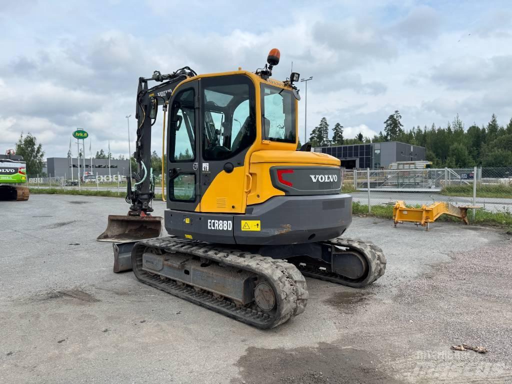Volvo ECR 88 D حفارات وسط 7 طن - 12 طن