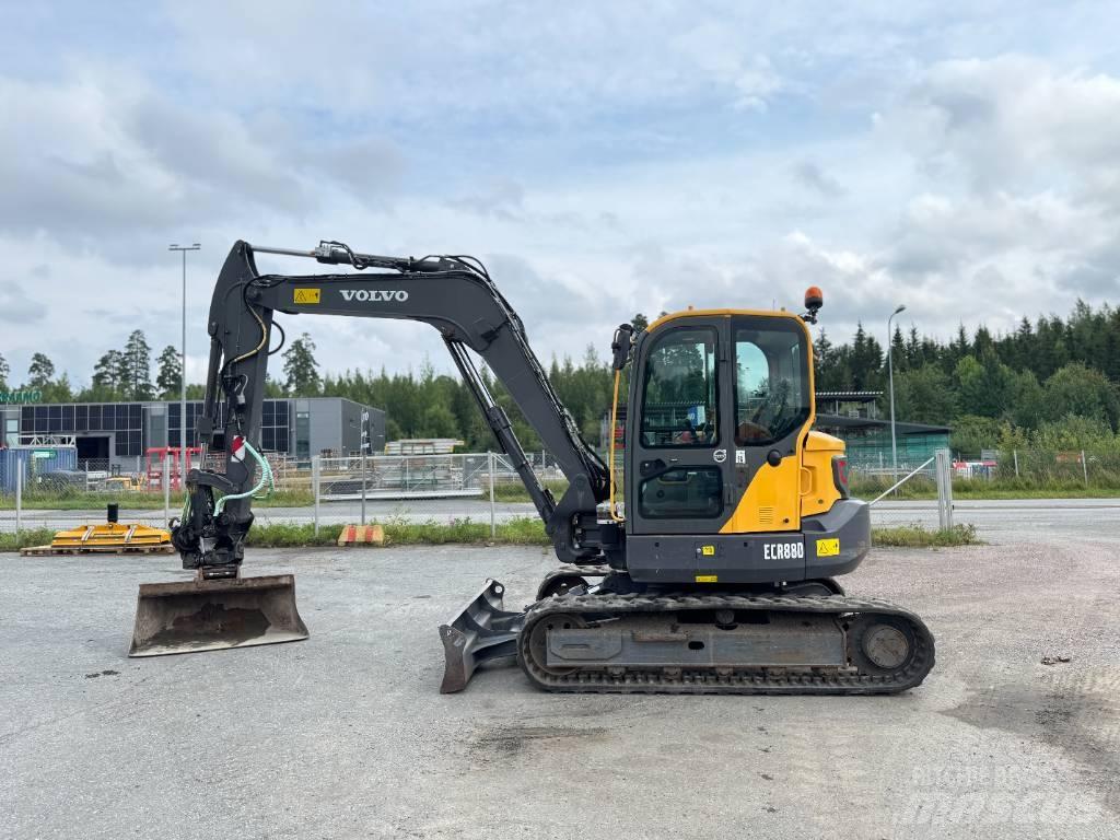 Volvo ECR 88 D حفارات وسط 7 طن - 12 طن