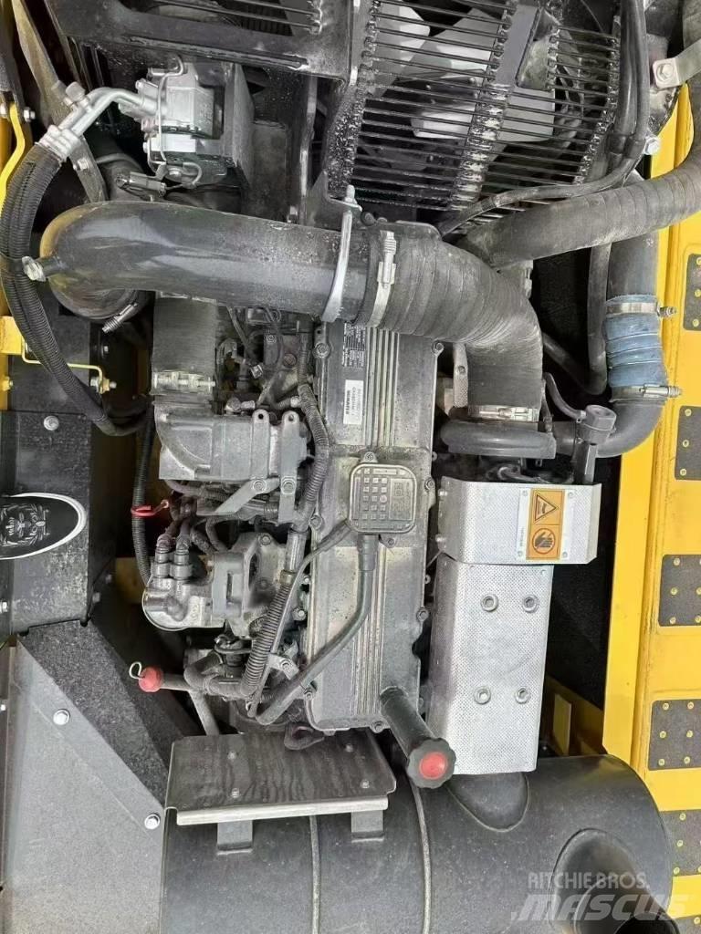 Komatsu 360-8MO حفارات زحافة
