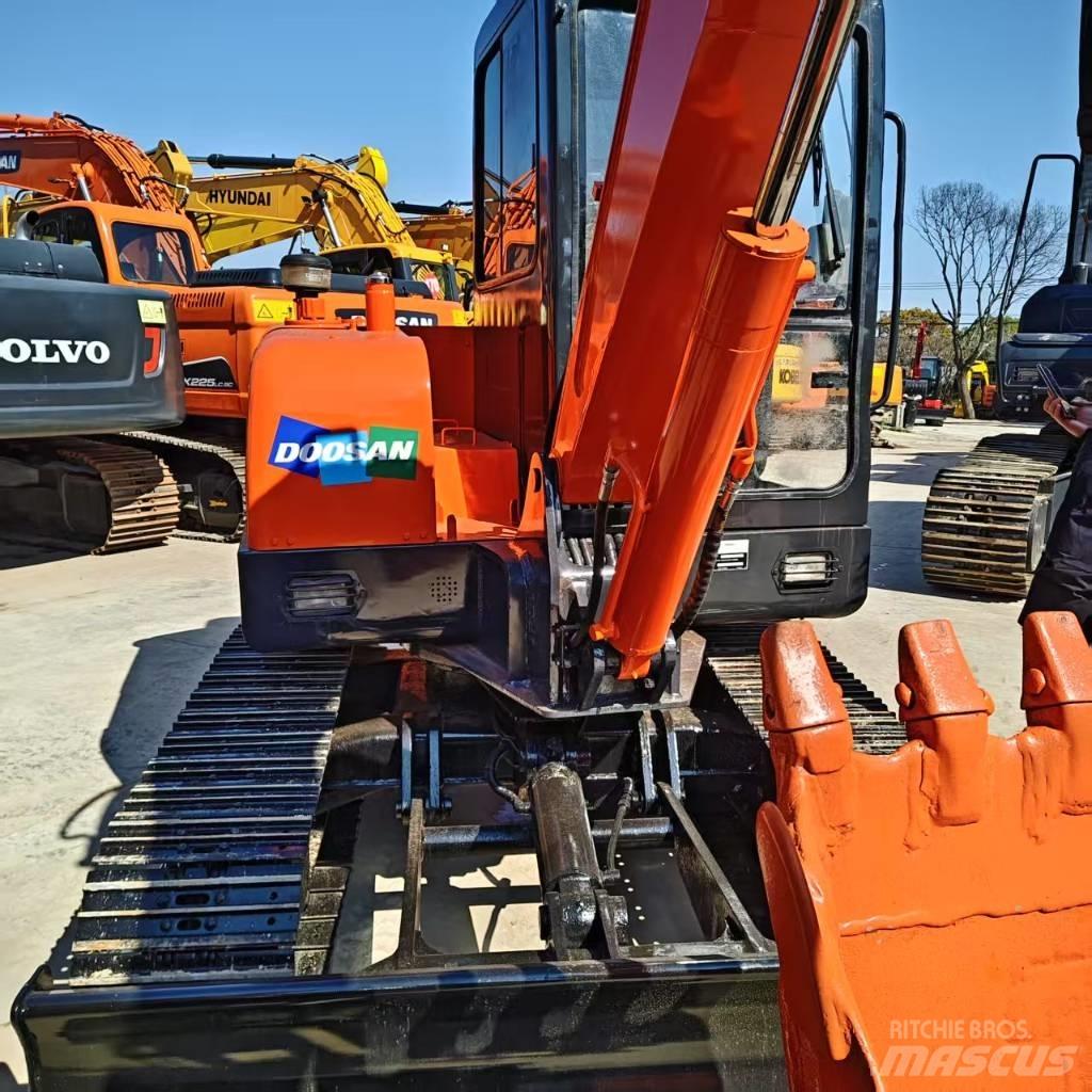 Doosan DH 55 حفارات صغيرة أقل من 7 طن (حفارات صغيرة)
