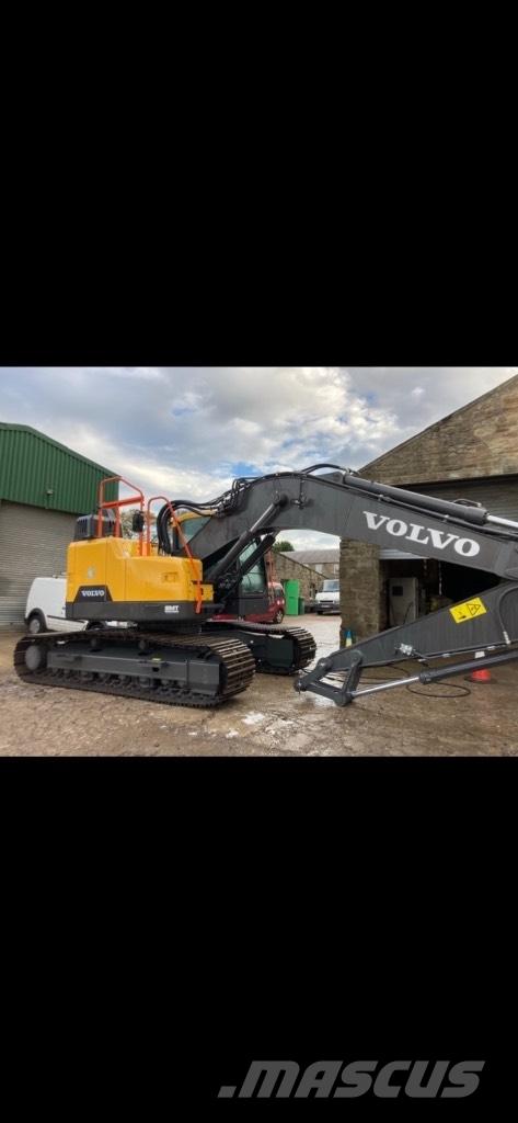 Volvo ECR 235 E حفارات زحافة