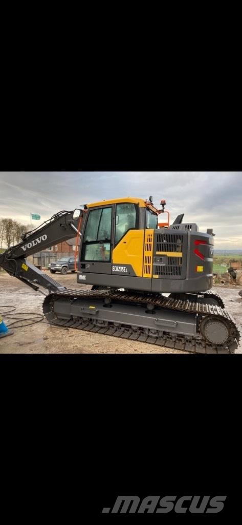 Volvo ECR 235 E حفارات زحافة