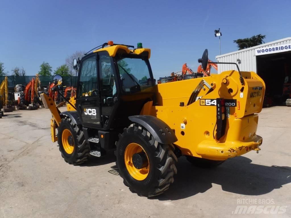 JCB 540-200 مناولات متداخلة
