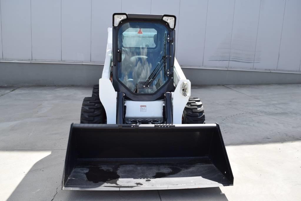 Bobcat S 750 لوادر انزلاقية التوجيه