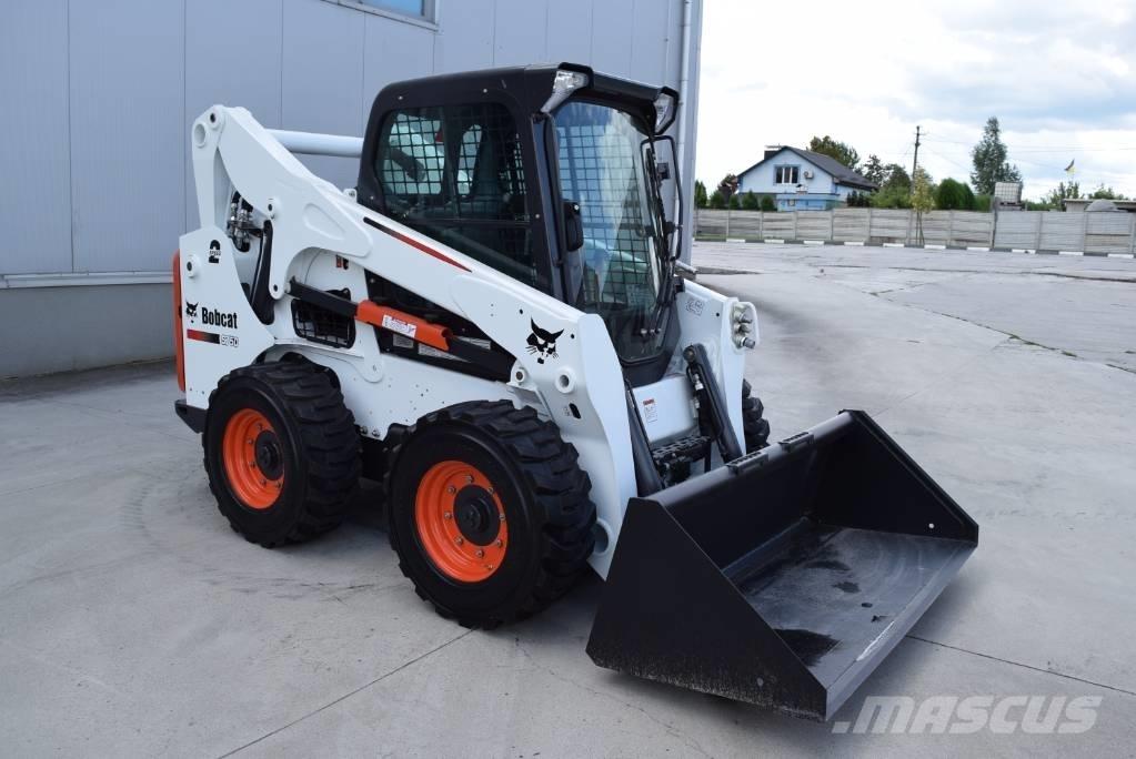 Bobcat S 750 لوادر انزلاقية التوجيه