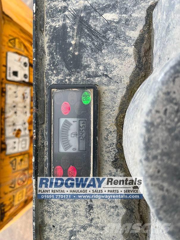 JCB 3STH عربات نقل قلابة للمواقع