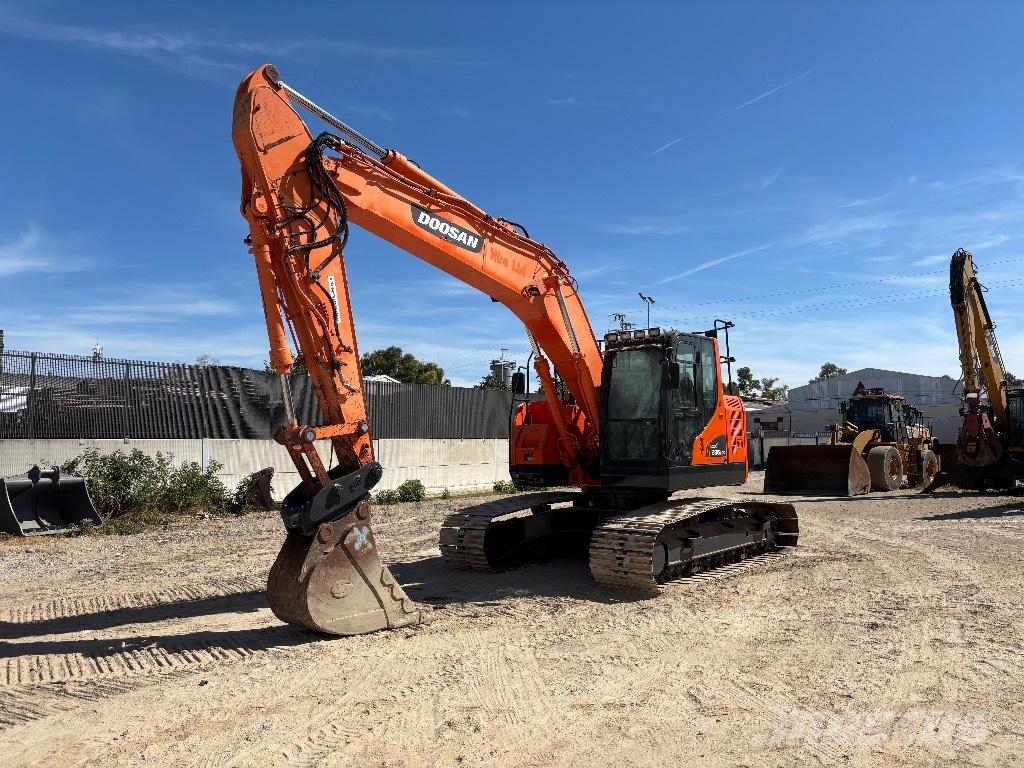 Doosan DX 235 LCR حفارات زحافة